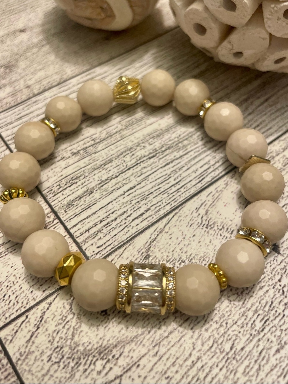 Cream sandstone with large accent gold and cz baguette accent bead 10mm handmade - Picture 4 of 5